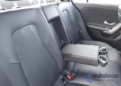 2019 Mercedes-Benz A 220 4Matic z USA, uszkodzony, nr VIN WDD3G4FB2KW020068